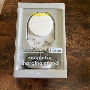 Magnetic charging stand